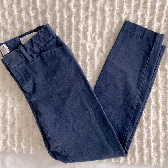 GAP Signature Skinny Ankle Khaki Pants - Picture 2 of 9